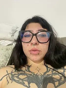 MennaLee_ webcam