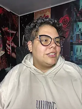 Hailey_Curvy webcam