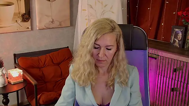 donnasmitth (F milf) - make me happy