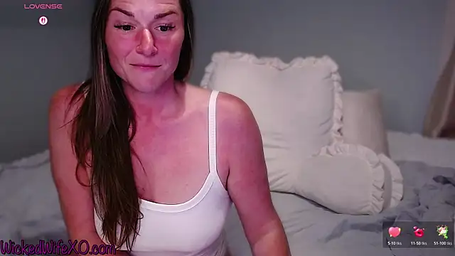 WickedWifeXO webcam