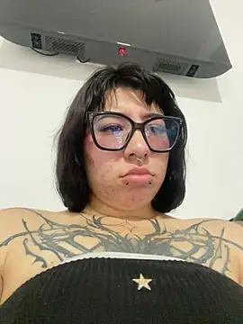 MennaLee_ webcam