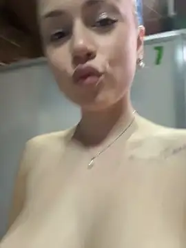 NinaVerse live cam