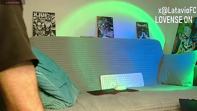 Midnighter_ webcam