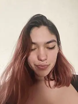 Victoria_Beaumont webcam