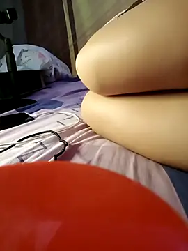-Tara-a live sex cam