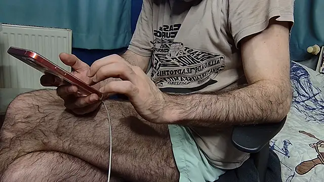hairybearcb live cam on StripChat