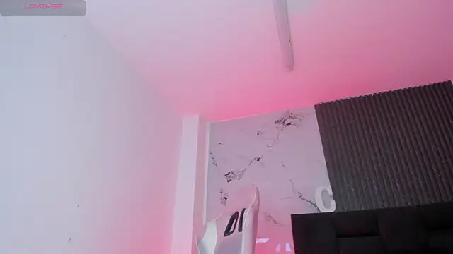 Miammigiaita - Trans webcam sex chat