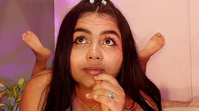 jade_brunnette live sex cam