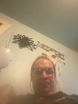 fastesttongue1680 webcam