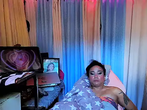 YourNikkieXxx webcam