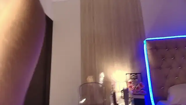 Maddyluxe webcam