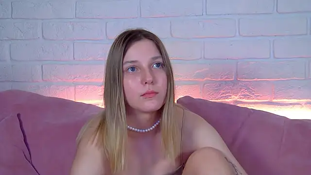 TinnaBurton webcam