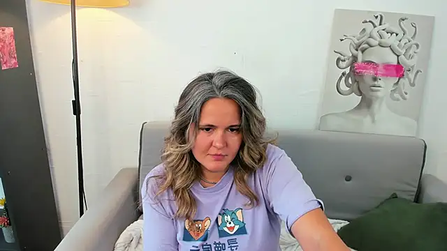 LilyBel webcam