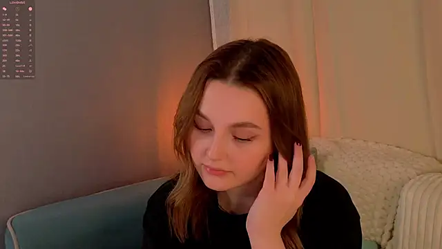 LorriMonz webcam