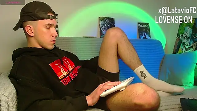 Midnighter_ webcam