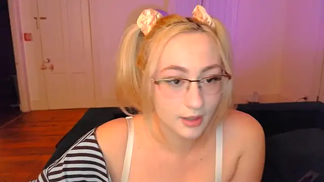 switchykitty webcam