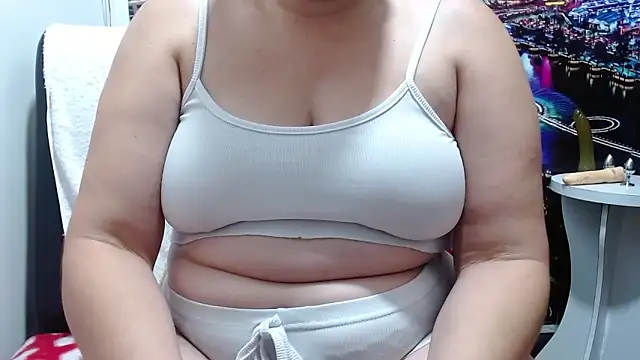 tila_nastyy webcam