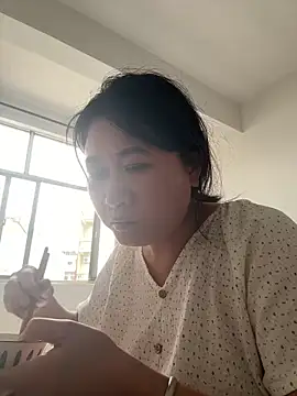 daaqnn (F milf) - 隔外衣抖胸