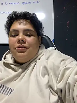 hailey_curvy's live room