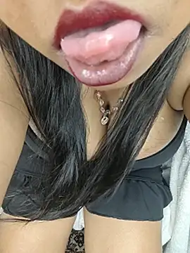 Watch Curvy_Pooja live on EroticFlix - High definition streams