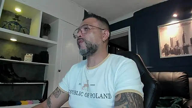 MrFrank_tattoo live cam on StripChat