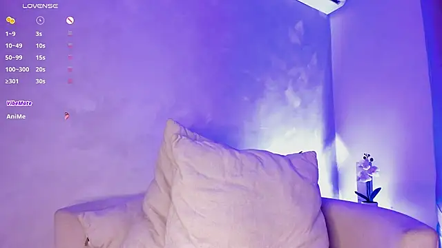 thaira_aly (F young) - show tits