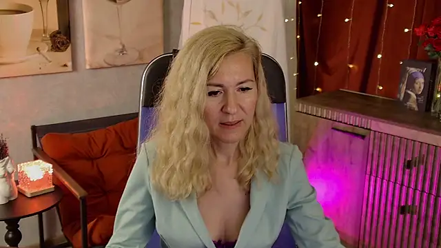 donnasmitth (F milf) - make me happy