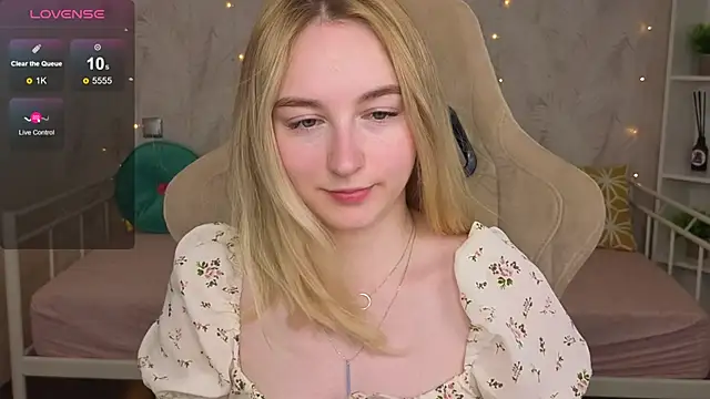 Shy_Polly webcam