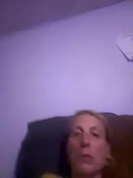 tigtig2007 live cam preview on Stripchat