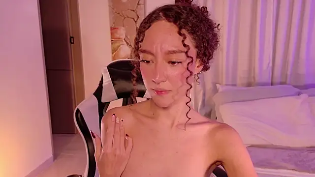ChloeMoreti webcam