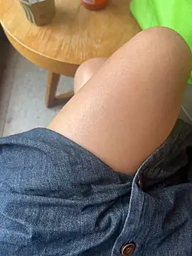 yimisun01 live cam on StripChat