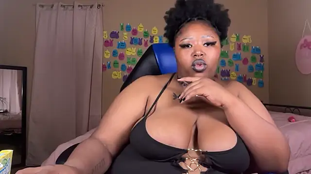 Chocolatebunnyxx96 webcam