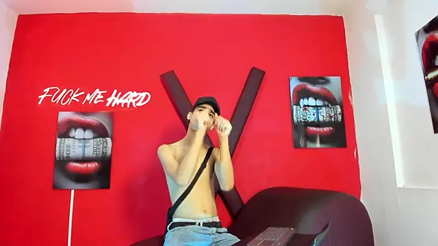 TWINKS_BOYSX webcam