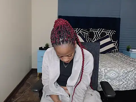 QUEENMANDYY webcam