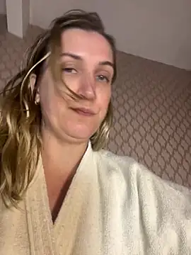 Bia_sexynovaes live cam