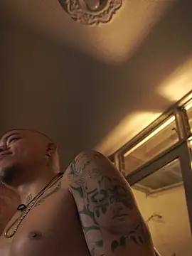 AlphaMasterXxx live cam