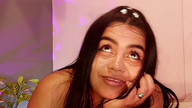 jade_brunnette webcam