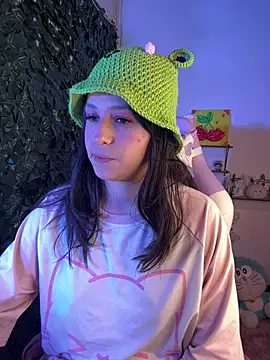eymmy_24 (F young) - oil in my tits
