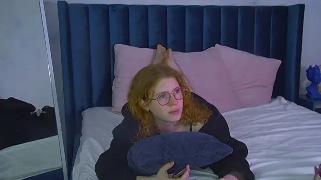 LauraDennis webcam