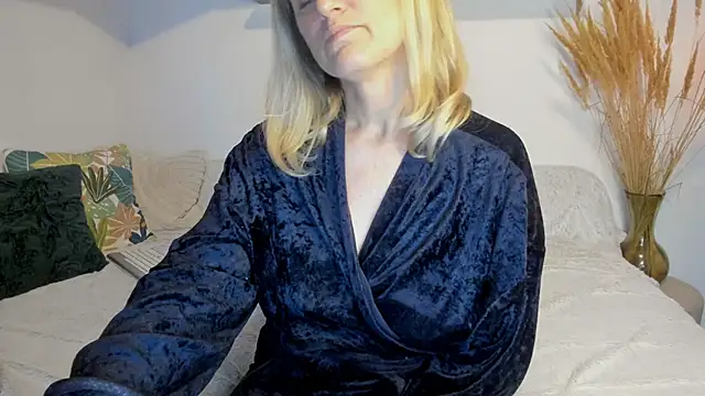 jadore_able (F milf) - butt plug #hush