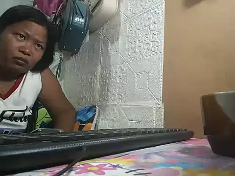 sweethotmom webcam