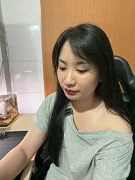 quynhanh99 - QuynhAnh99's free webcam - UK Sex Cams