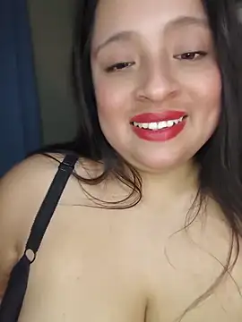 Gatitadiablita35 webcam