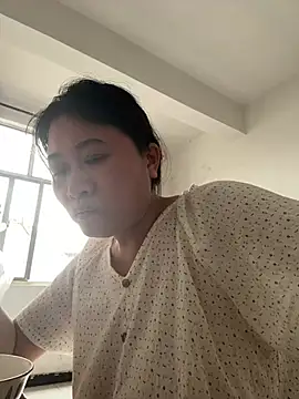 daaqnn (F milf) - 隔外衣抖胸