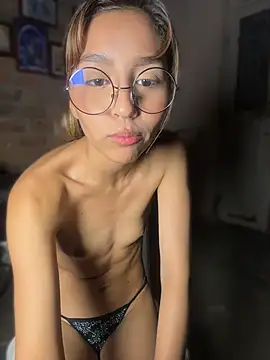 coraline_ro - Coraline_Ro's free webcam - UK Sex Cams