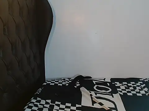 RED_DIAMOND777 webcam