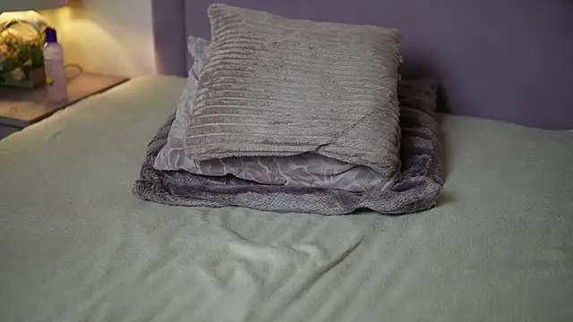 JoelleApril webcam