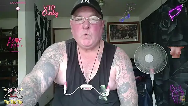 KINKYBLUEYES69 webcam