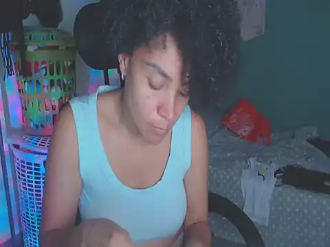 shayna_cute live cam on StripChat