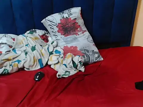 HotCreamyTea webcam